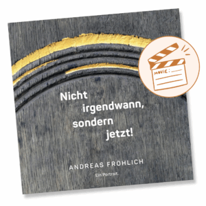 Filmcover der Dokumentation "Nicht irgendwann, sondern jetzt" über Andreas Fröhlich mit Icon einer Filmklappe